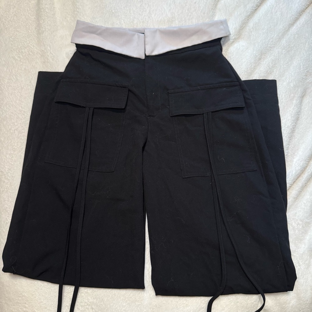 Black Wide-Leg Cargo pants